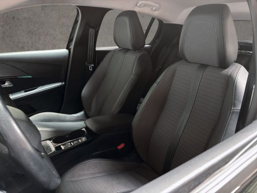 Peugeot 208 1.2 PureTech Allure Sport (VIRTUAL COCKPIT, APPLE CARPLAY, GROOT NAVI, LEDER, 360 CAMERA, SPORTST... ActivLease financial lease