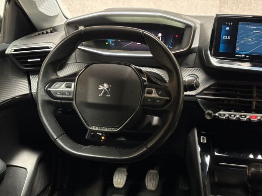 Peugeot 208 1.2 PureTech Allure Sport (VIRTUAL COCKPIT, APPLE CARPLAY, GROOT NAVI, LEDER, 360 CAMERA, SPORTST... ActivLease financial lease