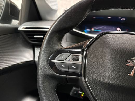 Peugeot 208 1.2 PureTech Allure Sport (VIRTUAL COCKPIT, APPLE CARPLAY, GROOT NAVI, LEDER, 360 CAMERA, SPORTST... ActivLease financial lease