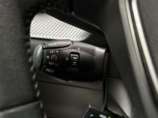 Peugeot 208 1.2 PureTech Allure Sport (VIRTUAL COCKPIT, APPLE CARPLAY, GROOT NAVI, LEDER, 360 CAMERA, SPORTST... ActivLease financial lease