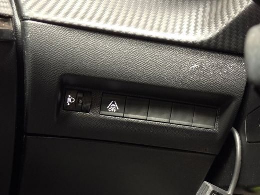 Peugeot 208 1.2 PureTech Allure Sport (VIRTUAL COCKPIT, APPLE CARPLAY, GROOT NAVI, LEDER, 360 CAMERA, SPORTST... ActivLease financial lease