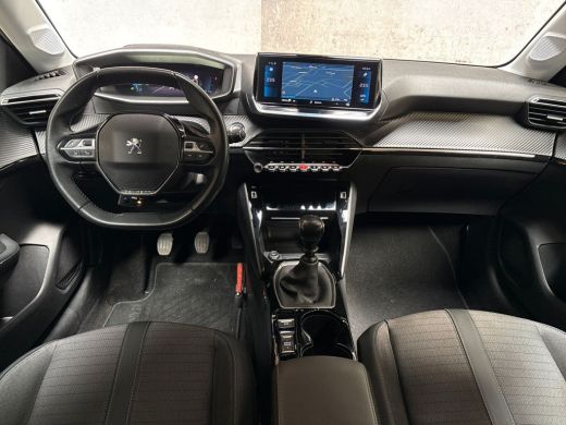 Peugeot 208 1.2 PureTech Allure Sport (VIRTUAL COCKPIT, APPLE CARPLAY, GROOT NAVI, LEDER, 360 CAMERA, SPORTST... ActivLease financial lease