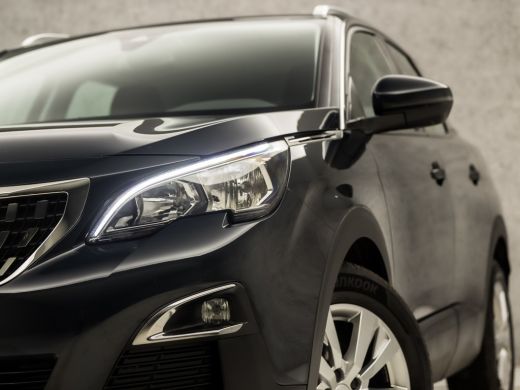Peugeot 3008 1.2 PureTech Sport Automaat (APPLE CARPLAY, GROOT NAVI, TREKHAAK, PARKEERSENSOREN, SPORTSTOELEN, ... ActivLease financial lease