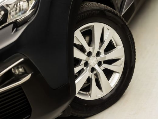 Peugeot 3008 1.2 PureTech Sport Automaat (APPLE CARPLAY, GROOT NAVI, TREKHAAK, PARKEERSENSOREN, SPORTSTOELEN, ... ActivLease financial lease