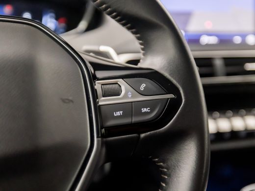 Peugeot 3008 1.2 PureTech Sport Automaat (APPLE CARPLAY, GROOT NAVI, TREKHAAK, PARKEERSENSOREN, SPORTSTOELEN, ... ActivLease financial lease