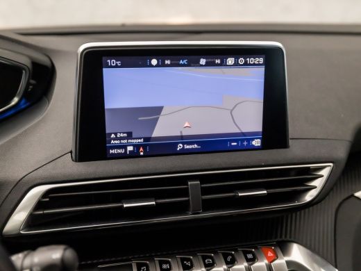 Peugeot 3008 1.2 PureTech Sport Automaat (APPLE CARPLAY, GROOT NAVI, TREKHAAK, PARKEERSENSOREN, SPORTSTOELEN, ... ActivLease financial lease