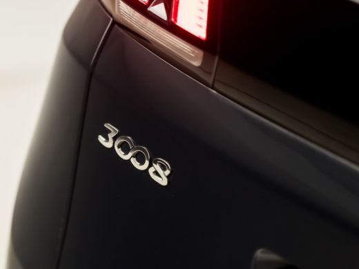 Peugeot 3008 1.2 PureTech Sport Automaat (APPLE CARPLAY, GROOT NAVI, TREKHAAK, PARKEERSENSOREN, SPORTSTOELEN, ... ActivLease financial lease