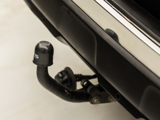 Peugeot 3008 1.2 PureTech Sport Automaat (APPLE CARPLAY, GROOT NAVI, TREKHAAK, PARKEERSENSOREN, SPORTSTOELEN, ... ActivLease financial lease