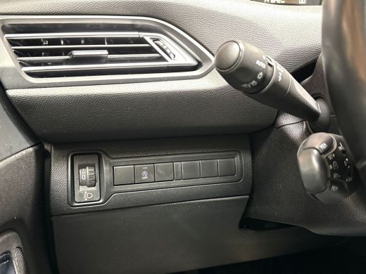 Peugeot 308 SW 1.2 PureTech Allure Sport (APPLE CARPLAY, GROOT NAVI, GETINT GLAS, SPORTSTOELEN, CRUISE, PARKE... ActivLease financial lease