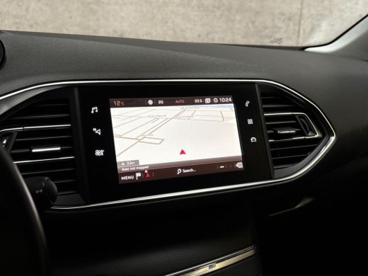 Peugeot 308 SW 1.2 PureTech Allure Sport (APPLE CARPLAY, GROOT NAVI, GETINT GLAS, SPORTSTOELEN, CRUISE, PARKE... ActivLease financial lease