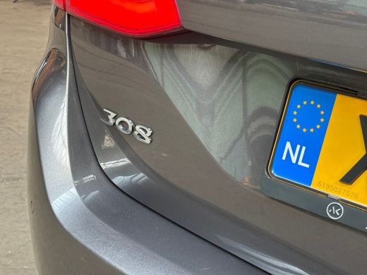 Peugeot 308 SW 1.2 PureTech Allure Sport (APPLE CARPLAY, GROOT NAVI, GETINT GLAS, SPORTSTOELEN, CRUISE, PARKE... ActivLease financial lease