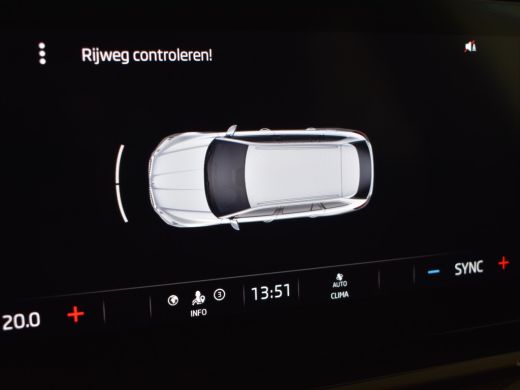 Skoda Octavia Combi 1.0 e-TSI Business Edition | Panoramadak | Elekt. Trekhaak | Lederen Bekleding l Apple carp... ActivLease financial lease