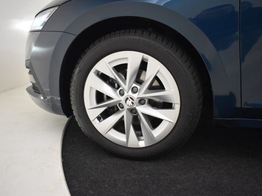 Skoda Octavia Combi 1.0 e-TSI Business Edition | Panoramadak | Elekt. Trekhaak | Lederen Bekleding l Apple carp... ActivLease financial lease