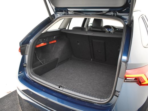 Skoda Octavia Combi 1.0 e-TSI Business Edition | Panoramadak | Elekt. Trekhaak | Lederen Bekleding l Apple carp... ActivLease financial lease