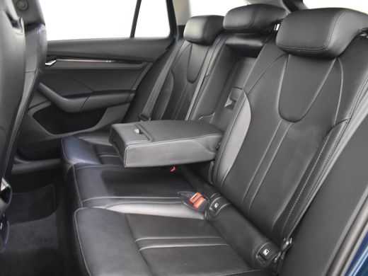 Skoda Octavia Combi 1.0 e-TSI Business Edition | Panoramadak | Elekt. Trekhaak | Lederen Bekleding l Apple carp... ActivLease financial lease