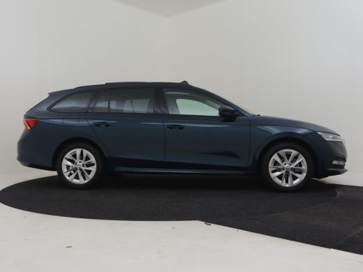Skoda Octavia Combi 1.0 e-TSI Business Edition | Panoramadak | Elekt. Trekhaak | Lederen Bekleding l Apple carp... ActivLease financial lease
