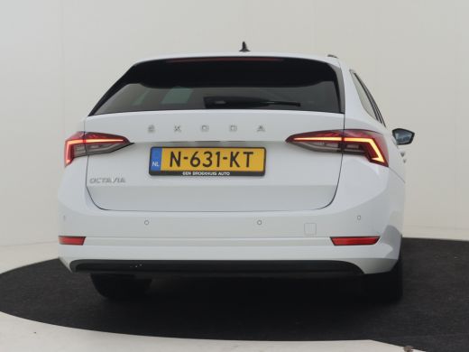Skoda Octavia Combi 1.0 TSI Sport Business 110 Pk | Trekhaak Afneembaar | Navigatie | Apple carplay Android aut... ActivLease financial lease