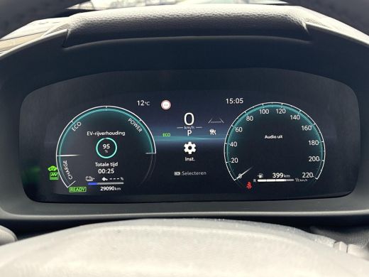 Toyota C-HR 2.0 Plug-in Hybrid 220 Executive **GEHEUGENSTOEL/ DODEHOEK DETEECTIE/ JBL AUDIO** ActivLease financial lease