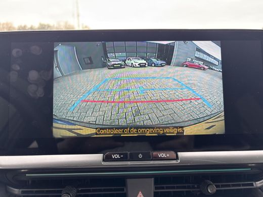 Toyota C-HR 2.0 Plug-in Hybrid 220 Executive **GEHEUGENSTOEL/ DODEHOEK DETEECTIE/ JBL AUDIO** ActivLease financial lease