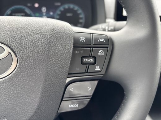 Toyota C-HR 2.0 Plug-in Hybrid 220 Executive **GEHEUGENSTOEL/ DODEHOEK DETEECTIE/ JBL AUDIO** ActivLease financial lease