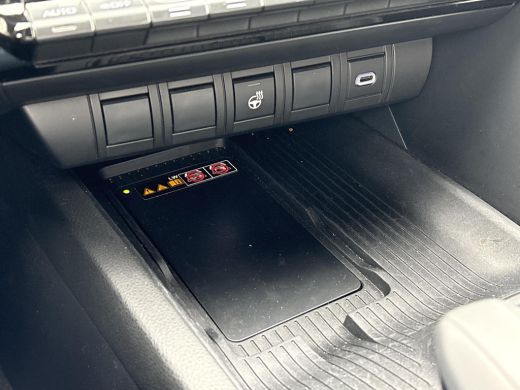 Toyota C-HR 2.0 Plug-in Hybrid 220 Executive **GEHEUGENSTOEL/ DODEHOEK DETEECTIE/ JBL AUDIO** ActivLease financial lease