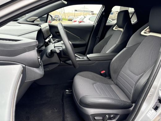 Toyota C-HR 2.0 Plug-in Hybrid 220 Executive **GEHEUGENSTOEL/ DODEHOEK DETEECTIE/ JBL AUDIO** ActivLease financial lease