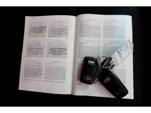 Toyota Hilux 2.4 D-4D-F 150pk E6 4WD 4x4 Double Cab Automaat 2/5-Persoons 08-2019 ActivLease financial lease