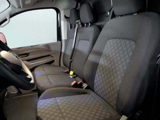 Volkswagen e-Transporter L1 70kWh 218 PK Cruise control | Camera | Navi by App | Warmtepomp | Airco | Apple Carplay | ActivLease financial lease