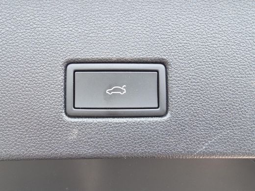 Volkswagen T-Roc 1.5 TSI R-Line Edition | 150Pk | Automaat |Keyless | Elec. A Klep | 18" LMV | ActivLease financial lease