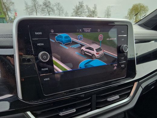 Volkswagen T-Roc 1.5 TSI R-Line Edition | 150Pk | Automaat |Keyless | Elec. A Klep | 18" LMV | ActivLease financial lease