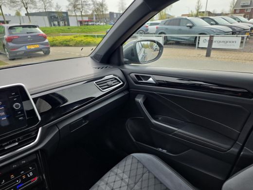 Volkswagen T-Roc 1.5 TSI R-Line Edition | 150Pk | Automaat |Keyless | Elec. A Klep | 18" LMV | ActivLease financial lease