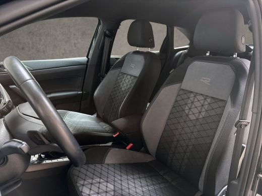 Volkswagen Taigo 1.0 TSI R-Line Automaat (2X R-LINE, VIRTUAL COCKPIT, APPLE CARPLAY, GROOT NAVI, CAMERA, STOELVERW... ActivLease financial lease