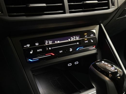 Volkswagen Taigo 1.0 TSI R-Line Automaat (2X R-LINE, VIRTUAL COCKPIT, APPLE CARPLAY, GROOT NAVI, CAMERA, STOELVERW... ActivLease financial lease