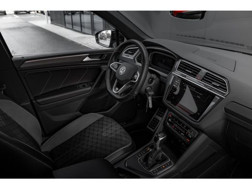 Volkswagen Tiguan 1.4 TSI eHybrid 245pk R-Line | Panoramadak | Trekhaak | 20" | Stoel & Stuurverwarming | Navigatie ActivLease financial lease