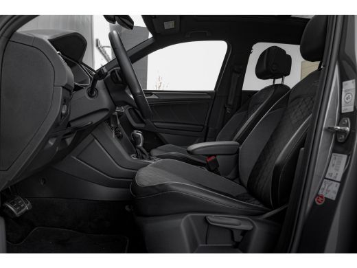 Volkswagen Tiguan 1.4 TSI eHybrid 245pk R-Line | Panoramadak | Trekhaak | 20" | Stoel & Stuurverwarming | Navigatie ActivLease financial lease