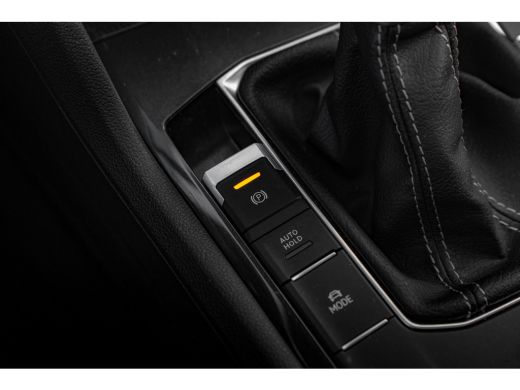 Volkswagen Tiguan 1.4 TSI eHybrid 245pk R-Line | Panoramadak | Trekhaak | 20" | Stoel & Stuurverwarming | Navigatie ActivLease financial lease