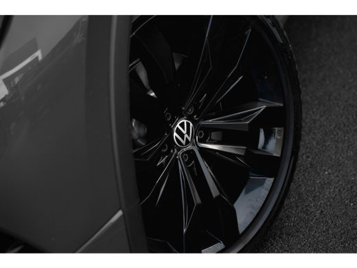 Volkswagen Tiguan 1.4 TSI eHybrid 245pk R-Line | Panoramadak | Trekhaak | 20" | Stoel & Stuurverwarming | Navigatie ActivLease financial lease