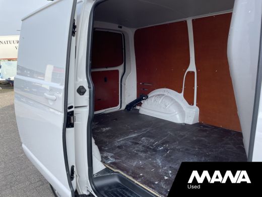 Volkswagen Transporter 2.0TDI 150PK L1H1 Automaat Trekhaak Navi Carplay Sensoren LM velgen ActivLease financial lease