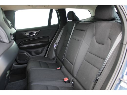 Volvo  V60 2.0 B3 Momentum Business | Trekhaak | Navigatie | Cruise control adaptief | LED koplampen | Clima... ActivLease financial lease