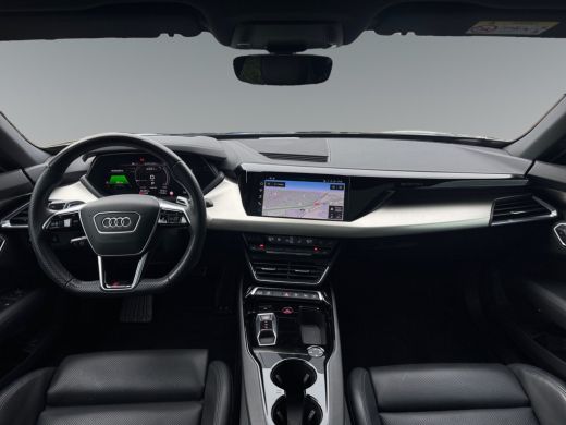 Audi e-tron GT RS 600pk | Assistentiepakket | Panoramadak | Luchtvering en automatische niveauregeling ActivLease financial lease