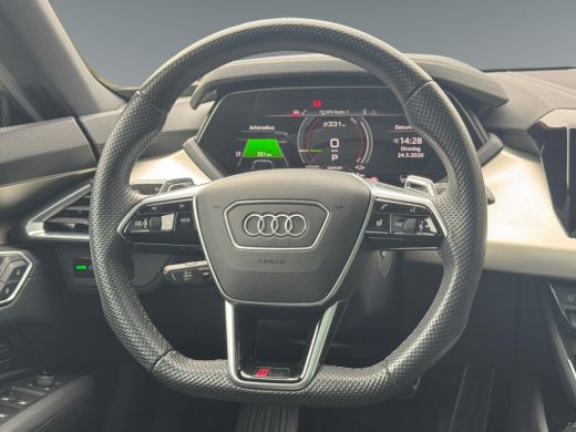 Audi e-tron GT RS 600pk | Assistentiepakket | Panoramadak | Luchtvering en automatische niveauregeling ActivLease financial lease