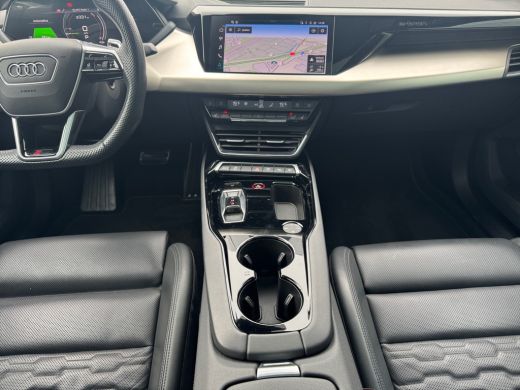 Audi e-tron GT RS 600pk | Assistentiepakket | Panoramadak | Luchtvering en automatische niveauregeling ActivLease financial lease