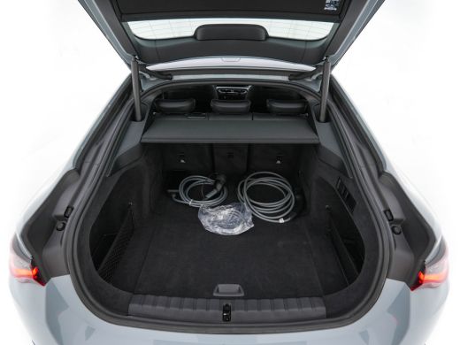 BMW i4 eDrive40 84 kWh M-Sport *M50 JAHRE* [ 3-Fase-11 kW ] {SOH-96%} (INCL-BTW) *LEATHER-ALCANTARA | FU... ActivLease financial lease