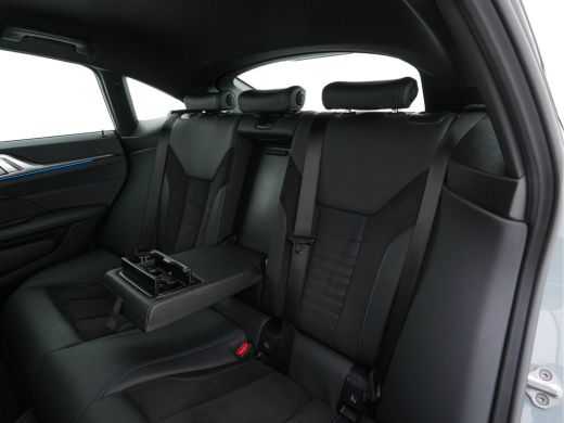 BMW i4 eDrive40 84 kWh M-Sport *M50 JAHRE* [ 3-Fase-11 kW ] {SOH-96%} (INCL-BTW) *LEATHER-ALCANTARA | FU... ActivLease financial lease