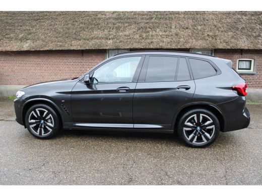 BMW iX3 M-SPORT 80 kWh SOh 100% PANO LEER PILOT ORG NL 23000KM!!! ActivLease financial lease