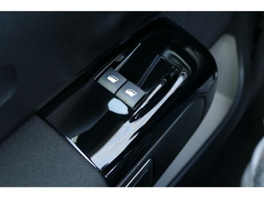 Citroën C3 1.2 PURETECH 82PK 5-DRS MAX / NAVI / CLIMA / LED / PDC / 16"LMV / CAMERA / BLUETOOTH / CRUISECONT... ActivLease financial lease