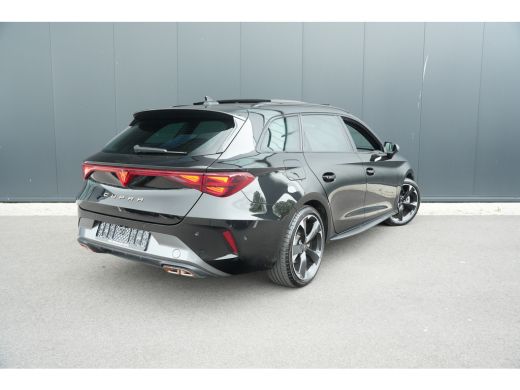 CUPRA Leon Sportstourer 1.5 TSI 204 PK e-Hybrid Business Achteruitrijcamera | Panoramadak | Adaptive cruise control | Key... ActivLease financial lease