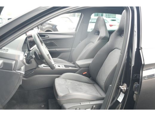 CUPRA Leon Sportstourer 1.5 TSI 204 PK e-Hybrid Business Achteruitrijcamera | Panoramadak | Adaptive cruise control | Key... ActivLease financial lease