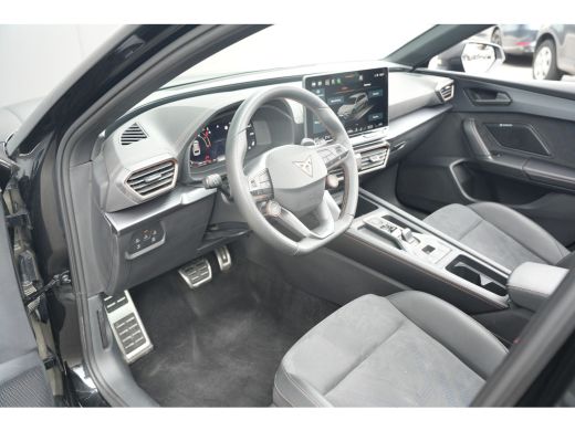 CUPRA Leon Sportstourer 1.5 TSI 204 PK e-Hybrid Business Achteruitrijcamera | Panoramadak | Adaptive cruise control | Key... ActivLease financial lease