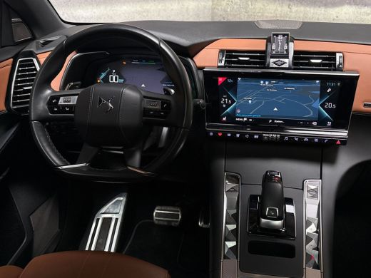 DS DS 7 E-Tense 4x4 Performance Sport 300Pk Automaat (PANORAMADAK, APPLE CARPLAY, GROOT NAVI, STOELKOELIN... ActivLease financial lease